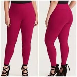 Torrid Cropped Slim Fix Pixie Pants Velvet Rose 00 / M-L